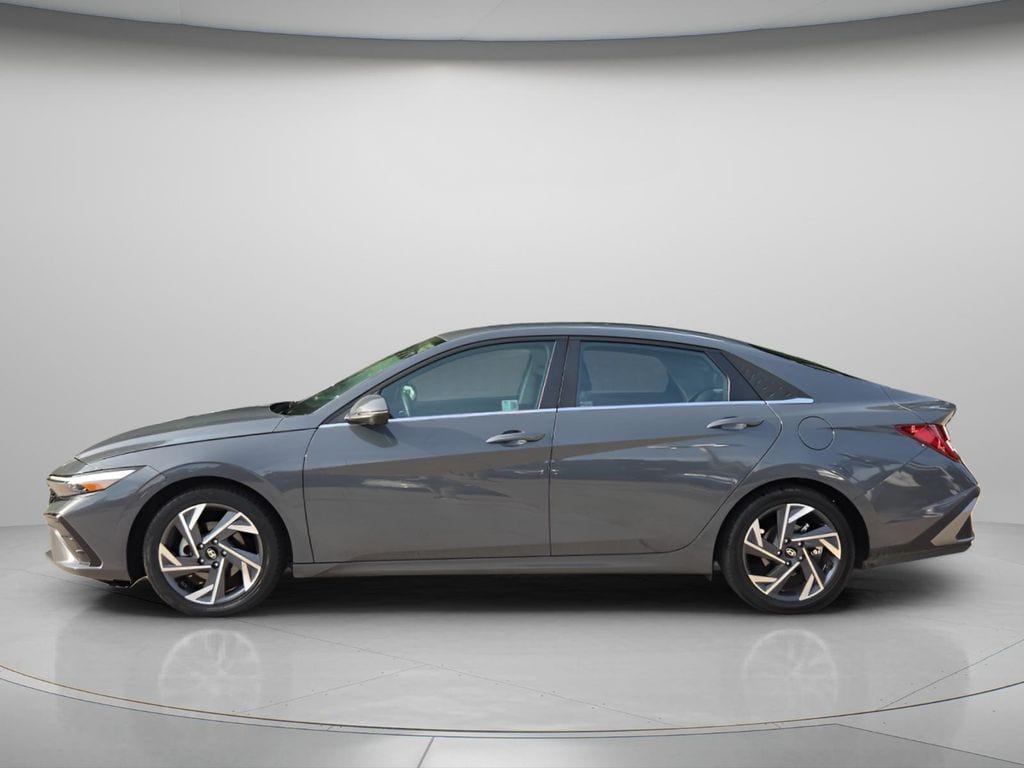 Used 2024 Hyundai Elantra Limited Sedan