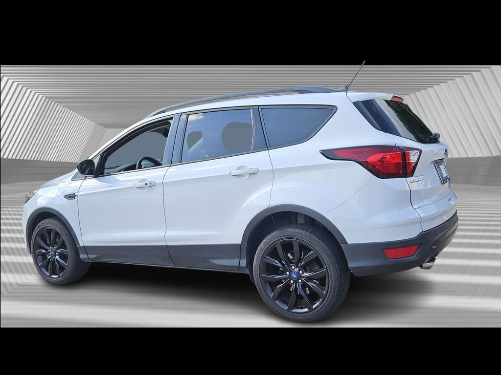 2019 Ford Escape SE photo 3