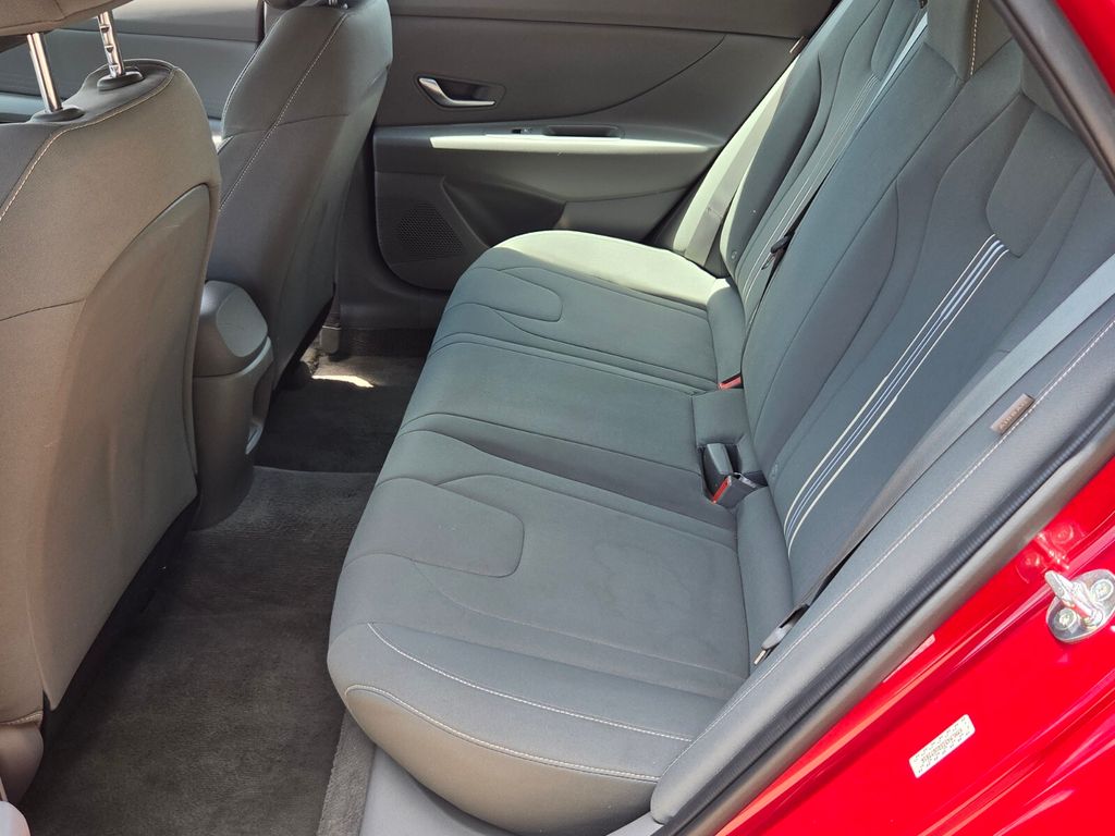 2024 Hyundai Elantra SEL - Photo 12