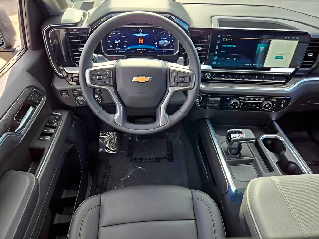2025 Chevrolet Silverado 1500 LTZ - Photo 13