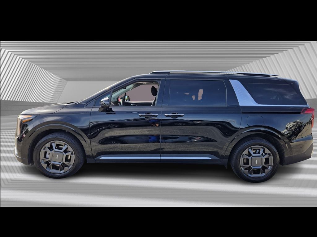 Used 2025 Kia Carnival Hybrid SX Minivan/Van