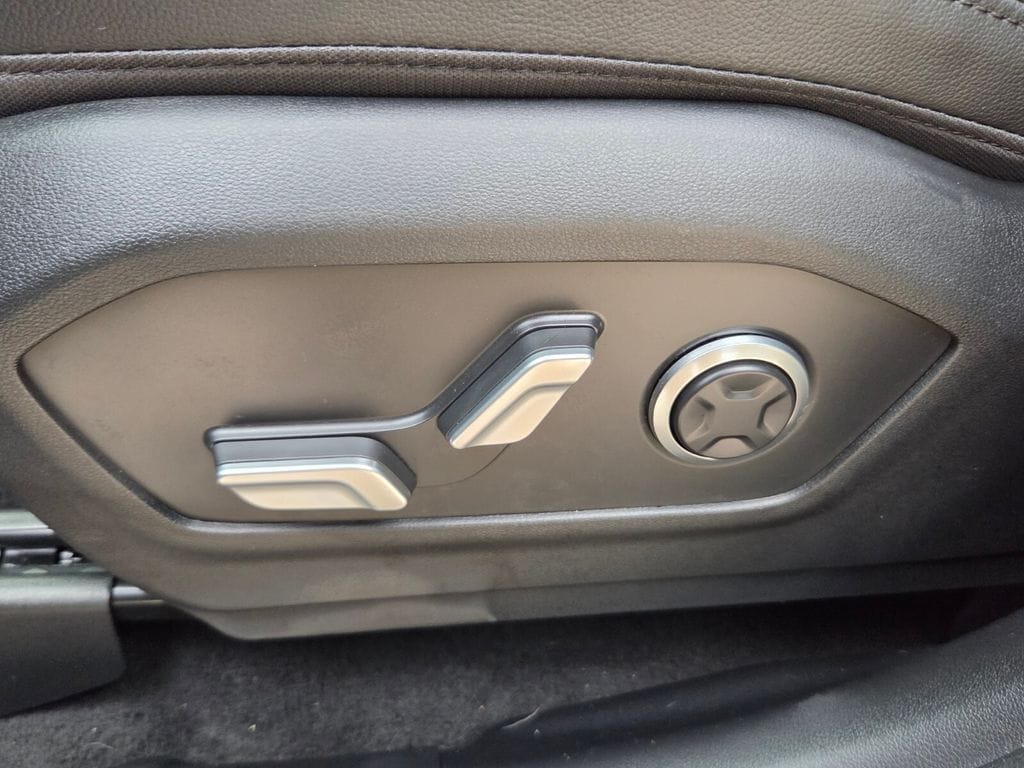 2026 Hyundai Santa Fe Limited - Photo 12