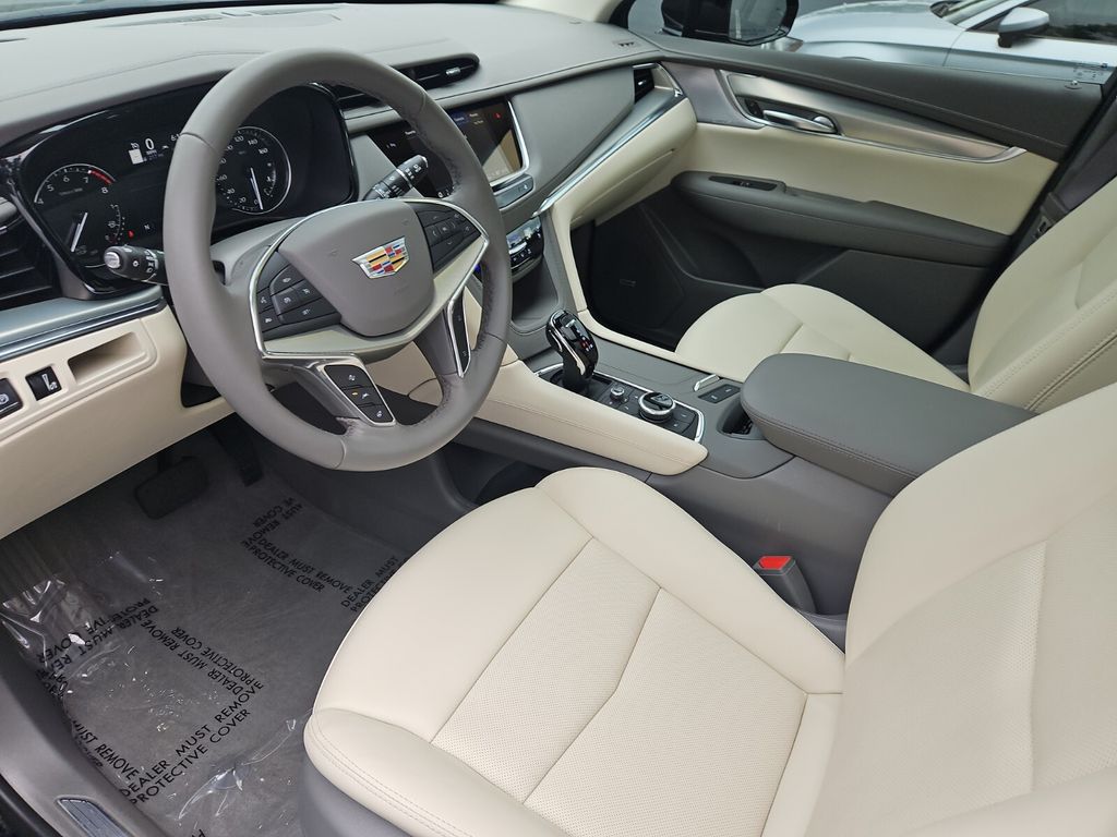 2024 Cadillac XT5 Premium Luxury photo 3