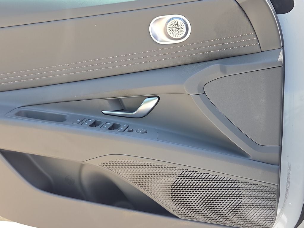2024 Hyundai Elantra SEL - Photo 26