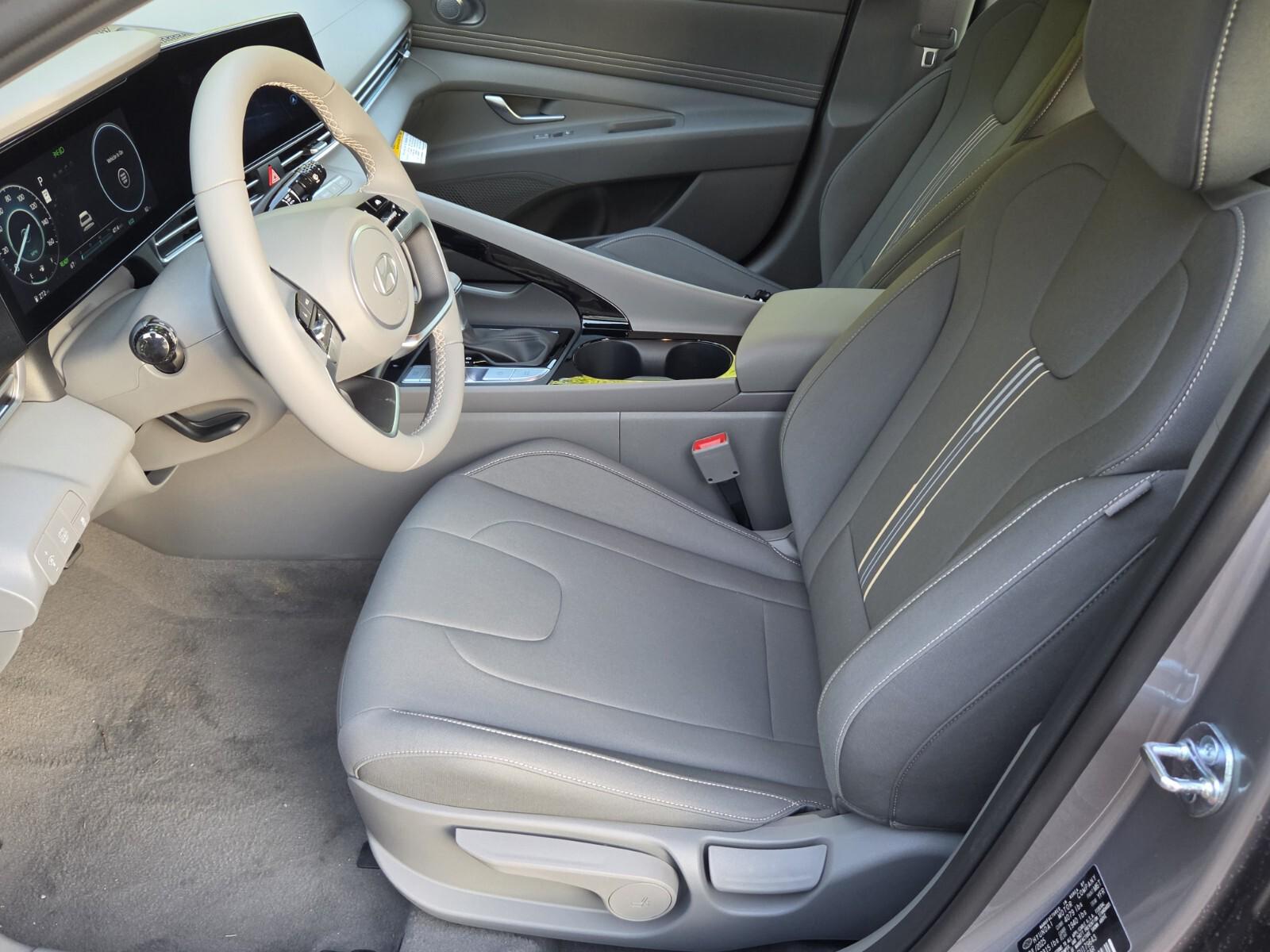 2025 Hyundai Elantra Blue - Photo 6