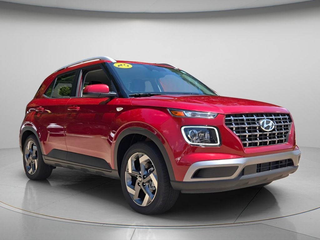 2025 Hyundai Venue Limited - Photo 9