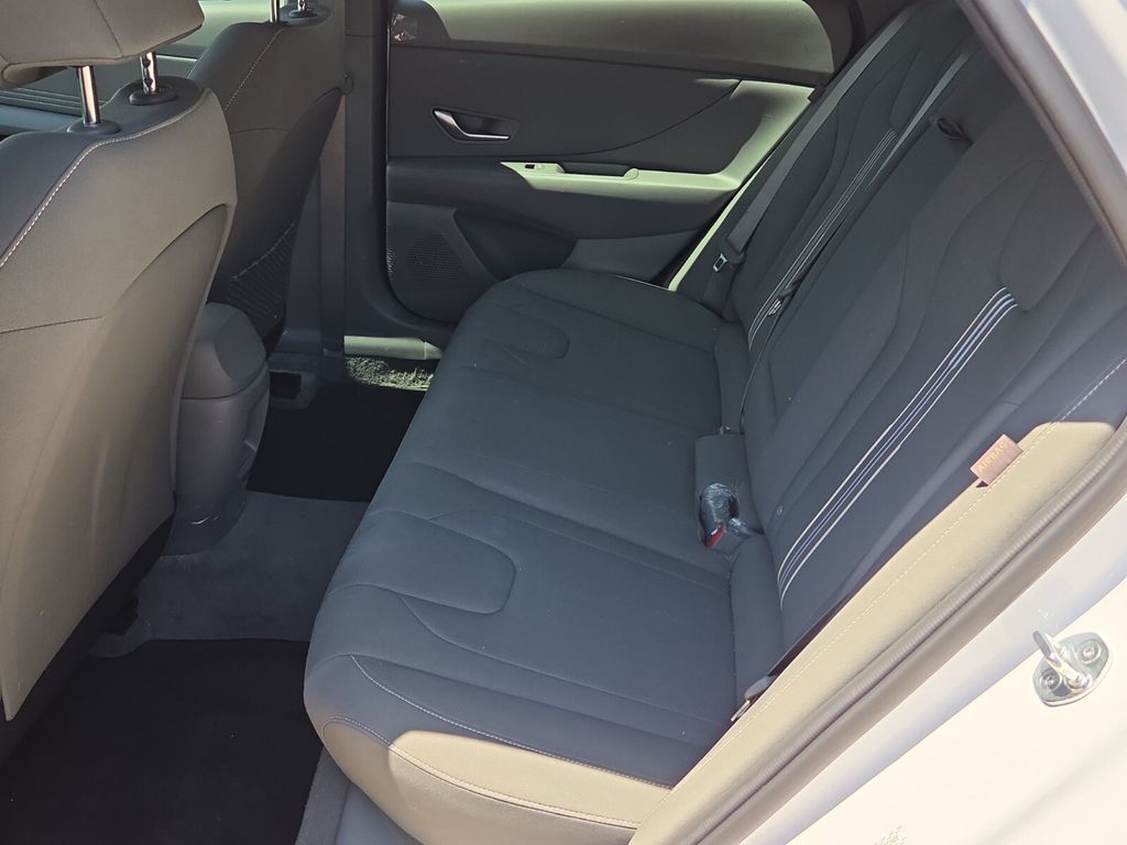 2024 Hyundai Elantra SEL - Photo 10