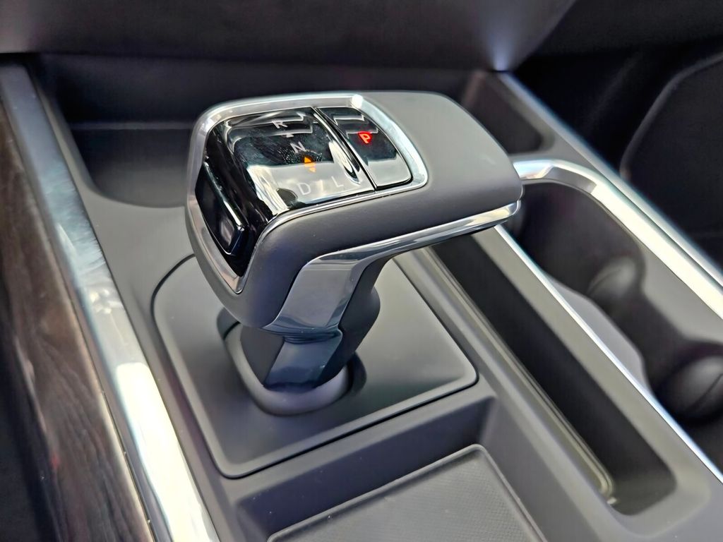 2025 Chevrolet Silverado 1500 LTZ - Photo 17