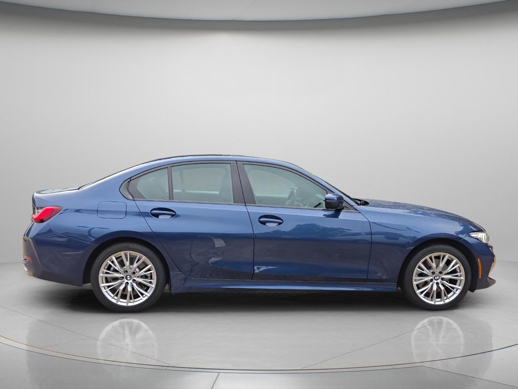 2023 BMW 3 Series 330i - Photo 8