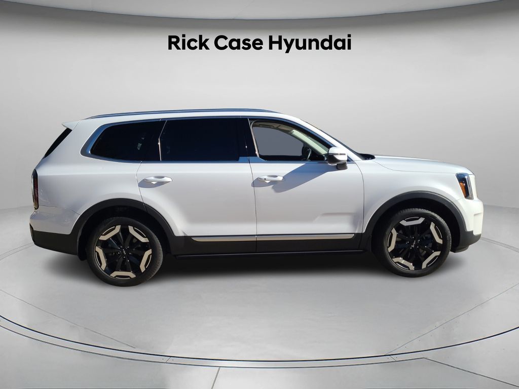 2024 Kia Telluride EX photo 3