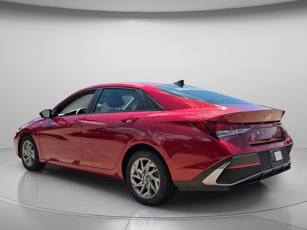 2024 Hyundai Elantra SEL - Photo 6