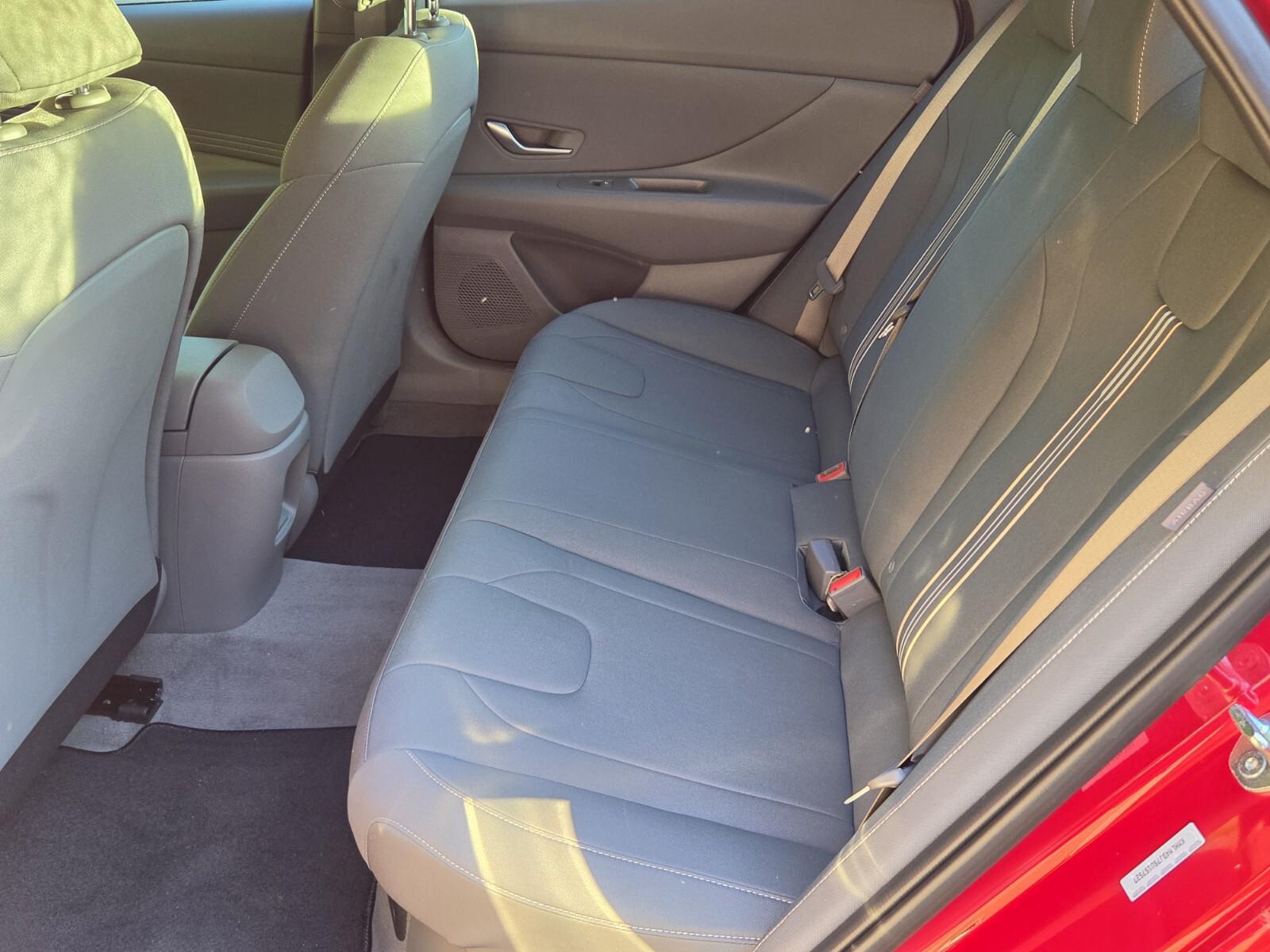 2025 Hyundai Elantra Blue - Photo 6