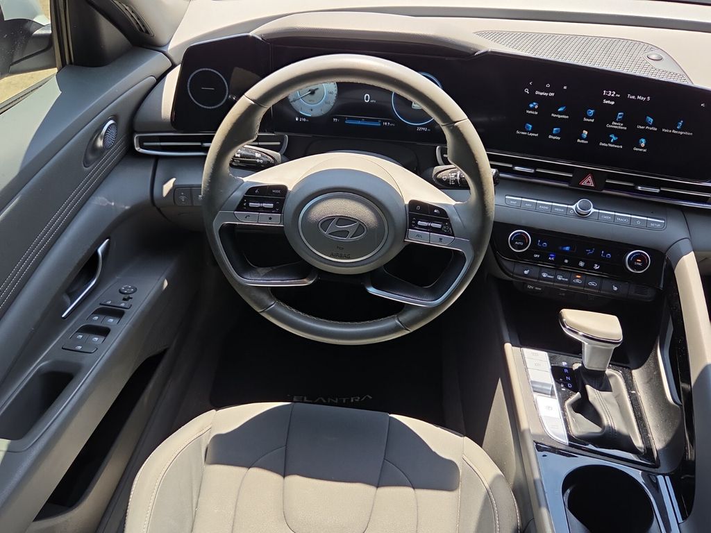 2024 Hyundai Elantra SEL - Photo 12