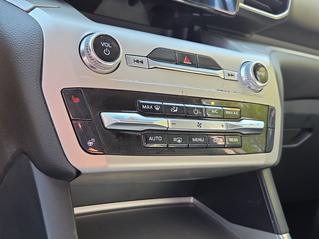 2022 Ford Explorer XLT - Photo 23