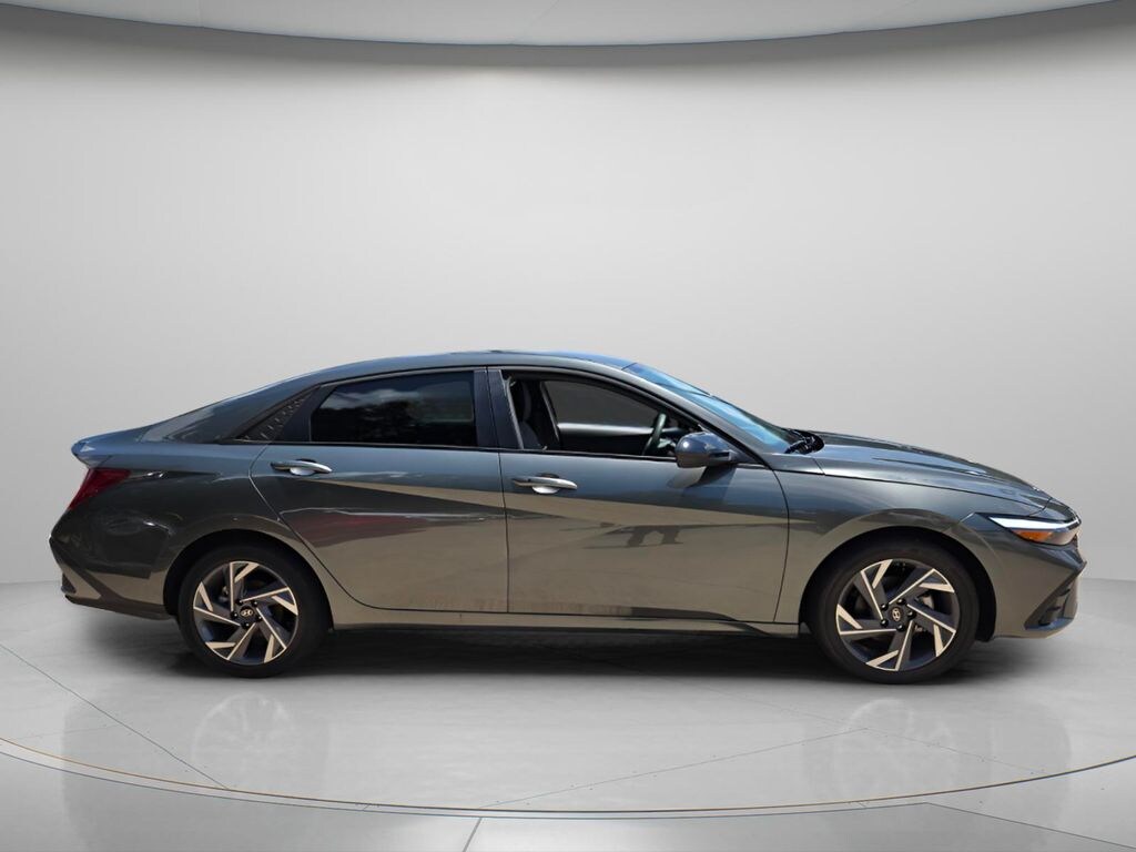 Used 2025 Hyundai Elantra Hybrid SEL Sport Sedan