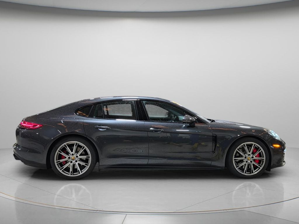 2020 Porsche Panamera GTS - Photo 8