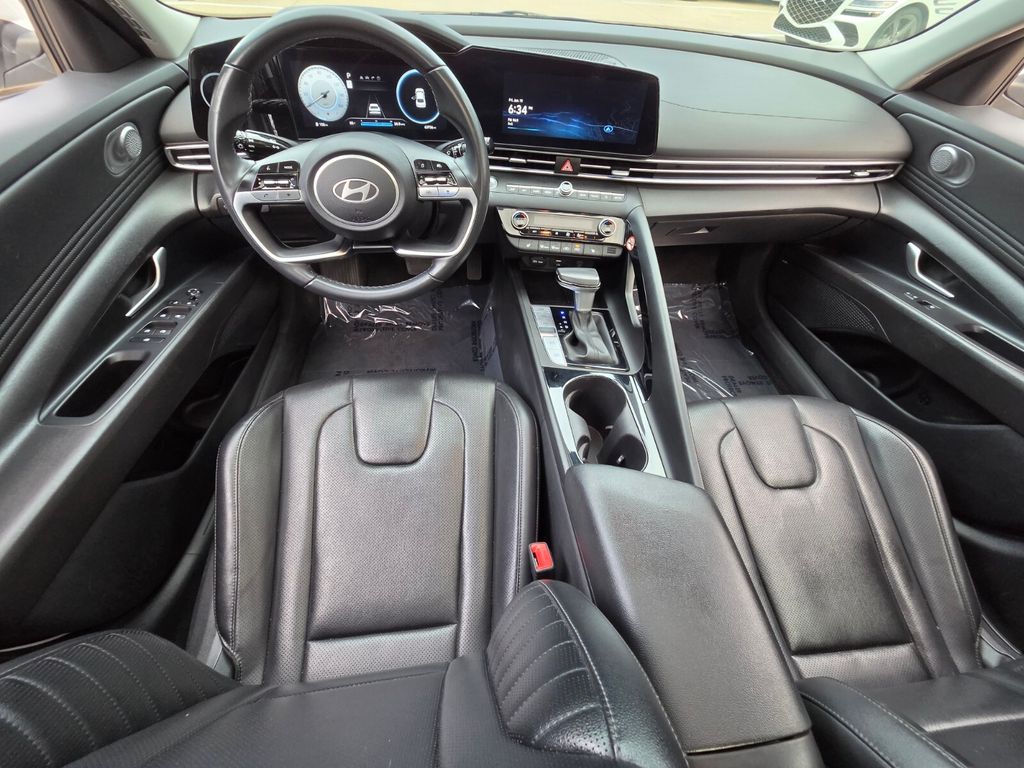 2024 Hyundai Elantra Limited - Photo 14
