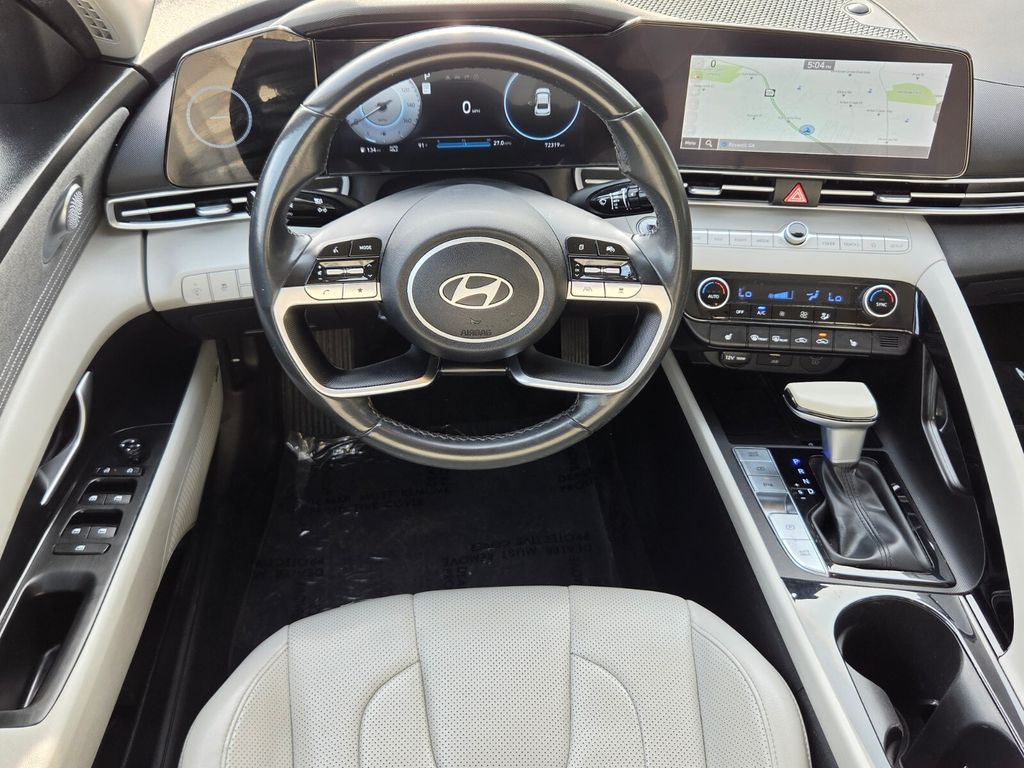 2024 Hyundai Elantra Limited - Photo 13