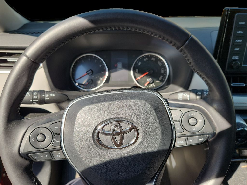 2019 Toyota RAV4 Premium XLE photo 3