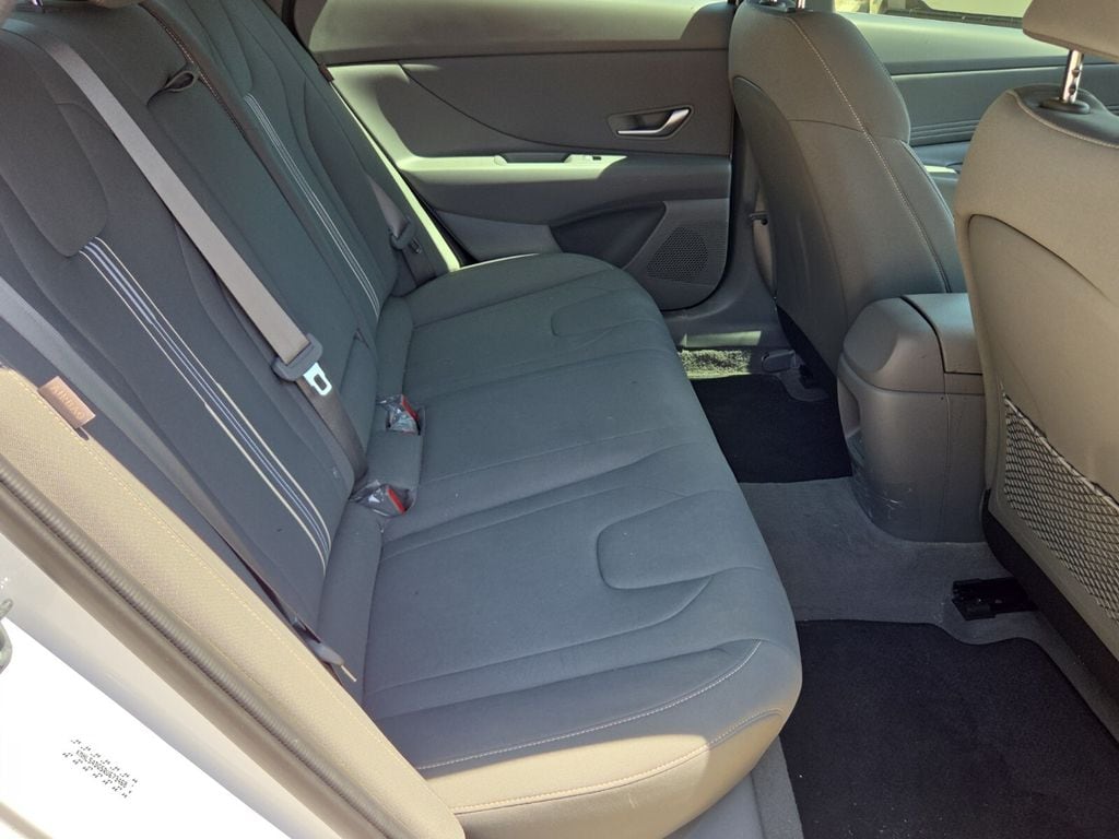2024 Hyundai Elantra SEL - Photo 15
