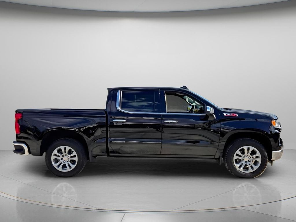 2025 Chevrolet Silverado 1500 LTZ - Photo 8