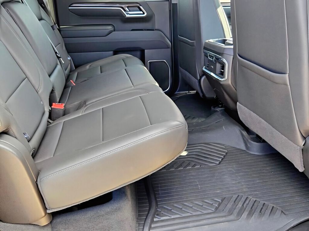 2025 Chevrolet Silverado 1500 LTZ - Photo 15