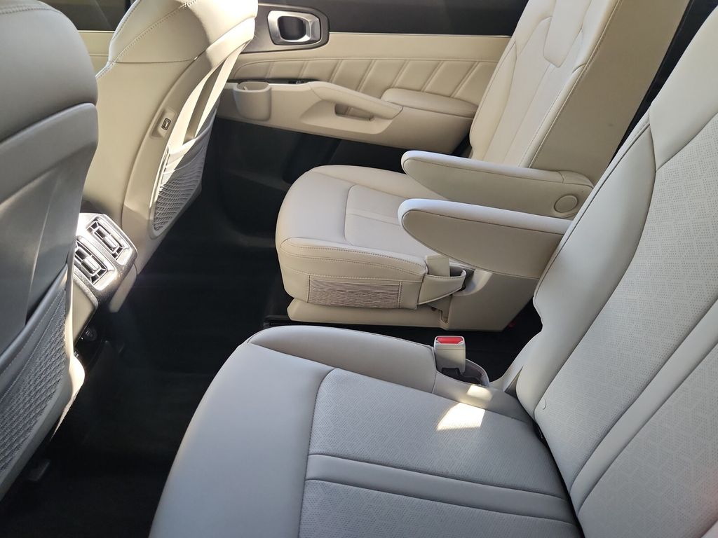 2023 Kia Sorento SX photo 3