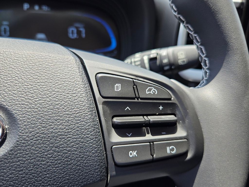 2025 Hyundai Venue Limited - Photo 25