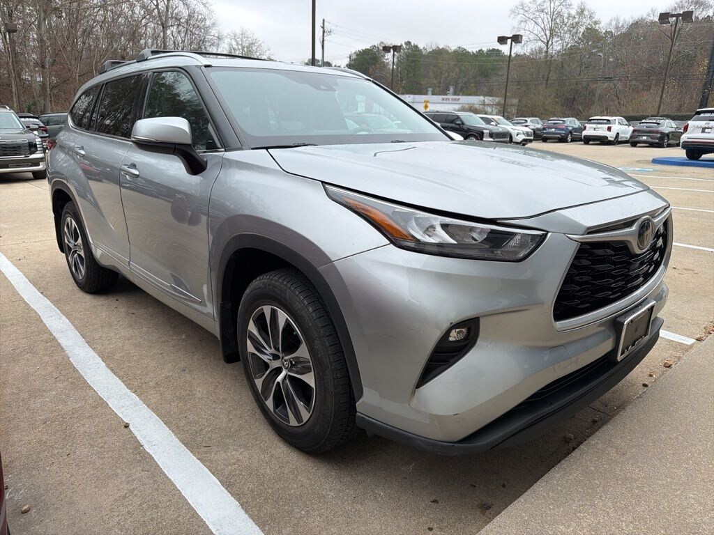 Used 2020 Toyota Highlander XLE SUV