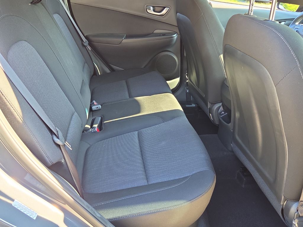 2023 Hyundai Kona SEL - Photo 18