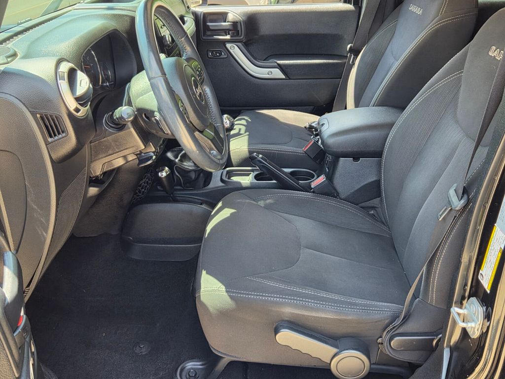 2016 Jeep Wrangler Unlimited Sahara - Photo 11