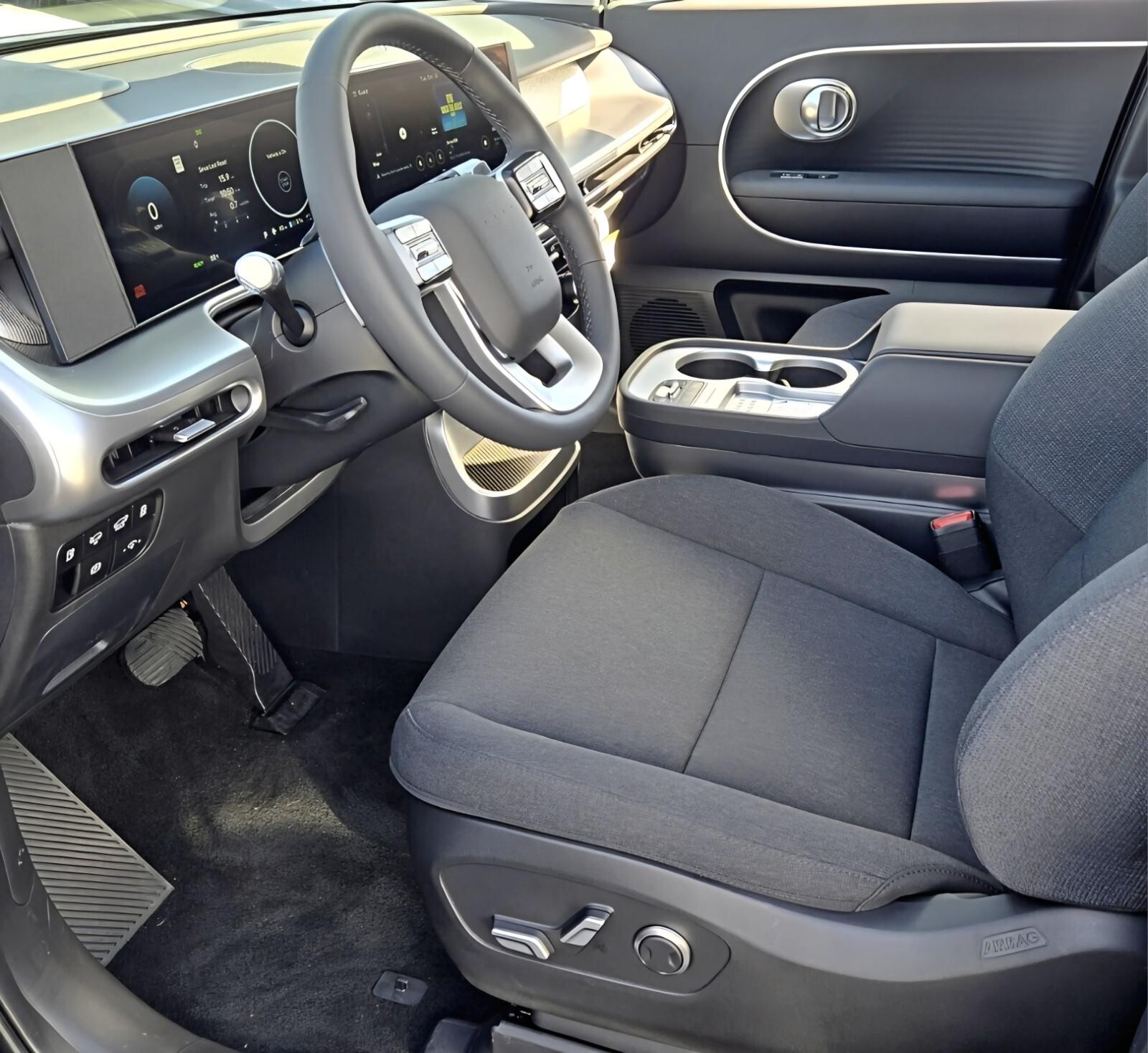 2026 Hyundai IONIQ 9 SE - Photo 6