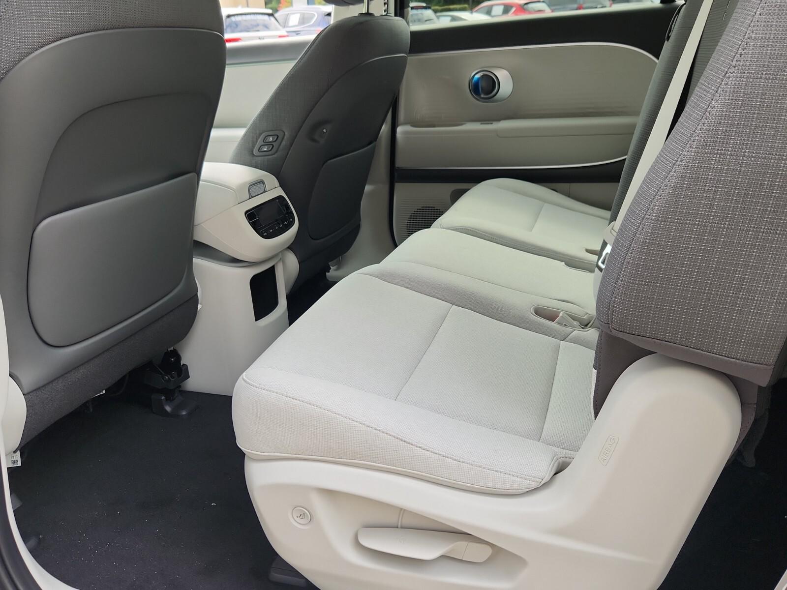 2026 Hyundai IONIQ 9 SE - Photo 7