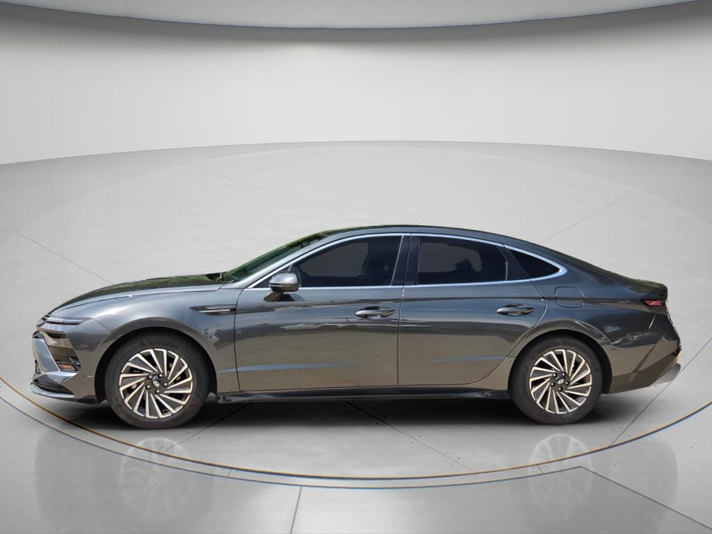 Used 2025 Hyundai Sonata Hybrid SEL Sedan