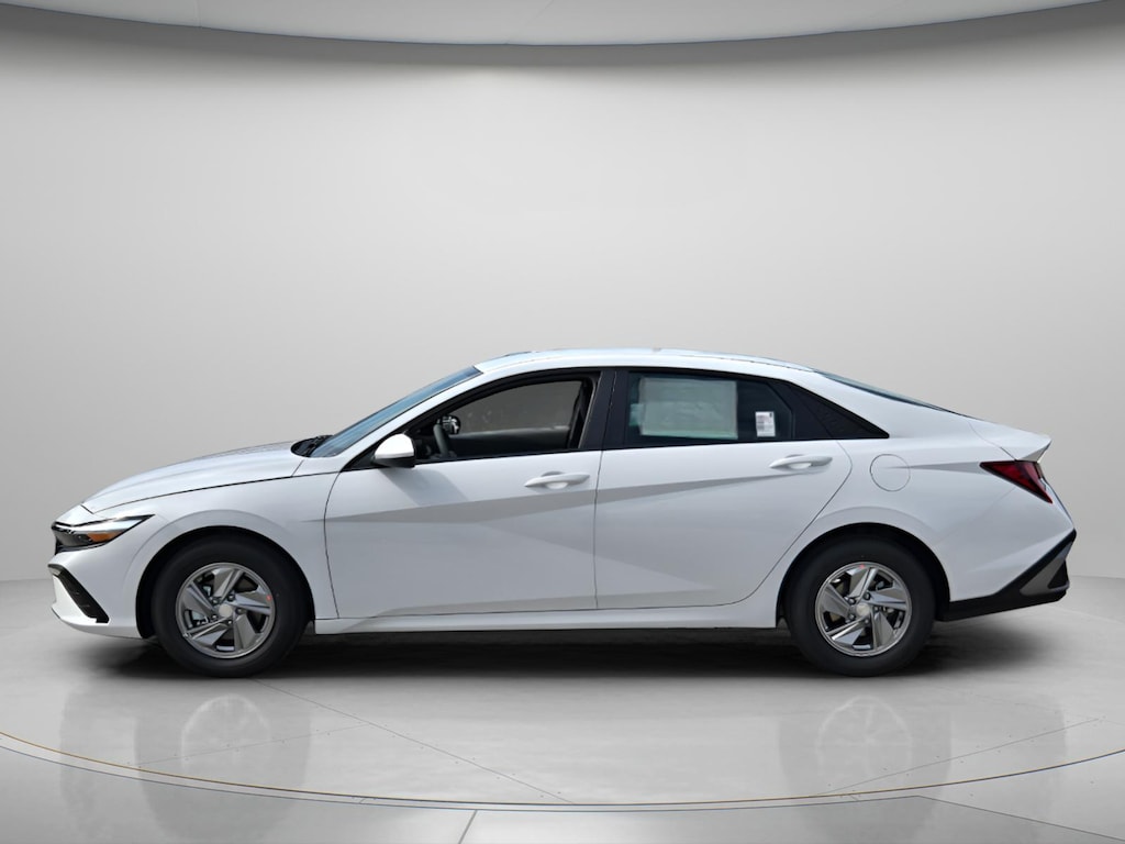 New 2026 Hyundai Elantra SE Sedan
