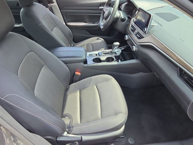 2024 Nissan Altima SV - Photo 17