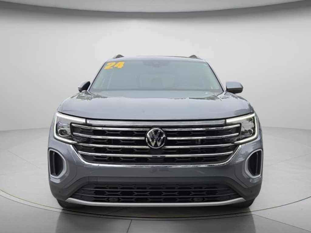 Used 2024 Volkswagen Atlas 2.0T SE w/Technology SUV