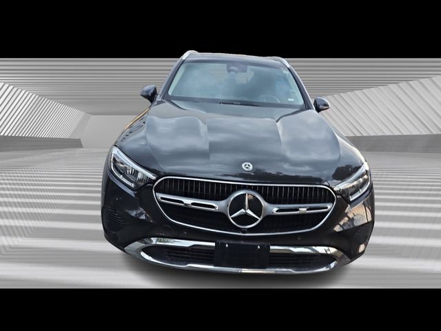 2024 Mercedes Benz GLC 300 photo 2
