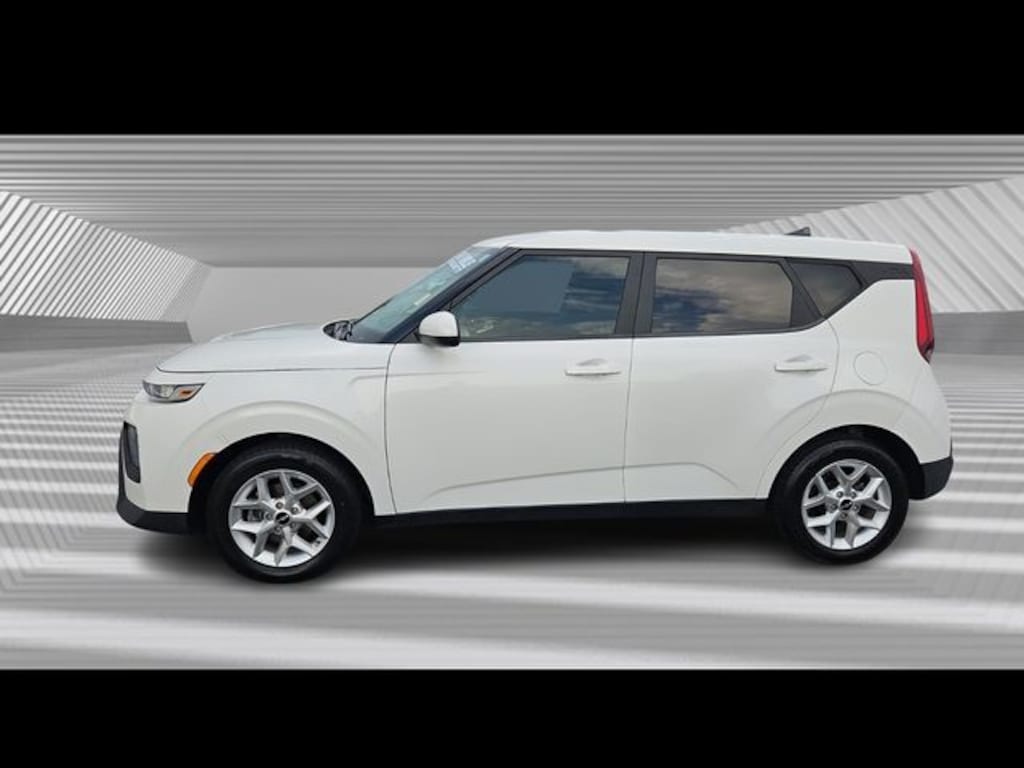 Used 2022 Kia Soul LX Hatchback