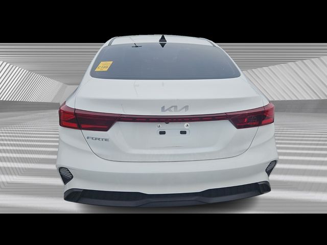 2023 Kia Forte LXS photo 4