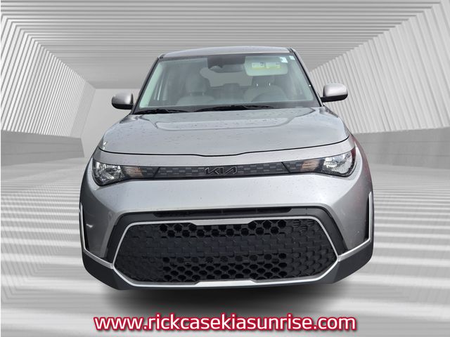 2023 Kia Soul LX photo 2