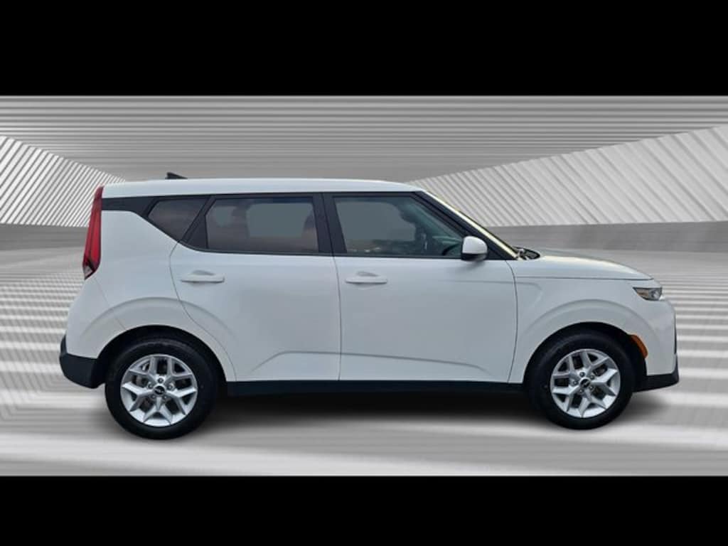 Used 2022 Kia Soul LX Hatchback
