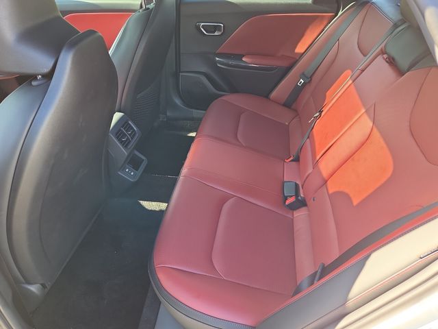 2025 Kia K4 GT-Line Turbo - Photo 8