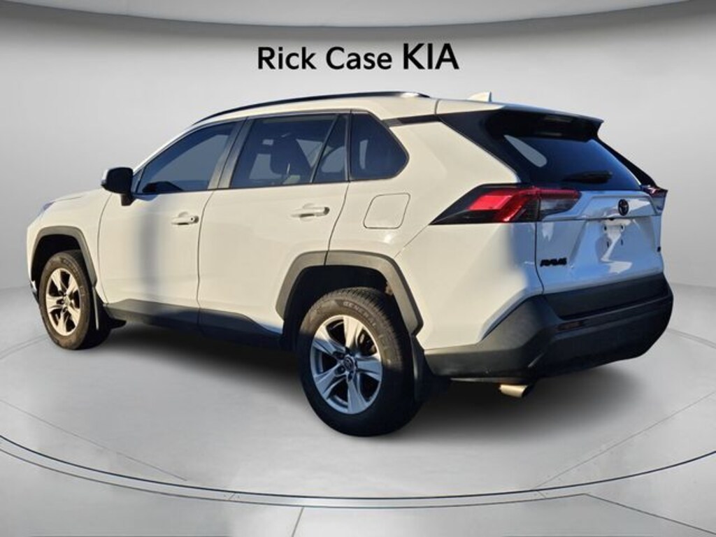 Used 2021 Toyota RAV4 XLE SUV