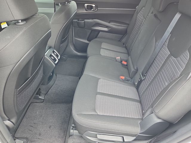 2026 Kia Sorento LX - Photo 6