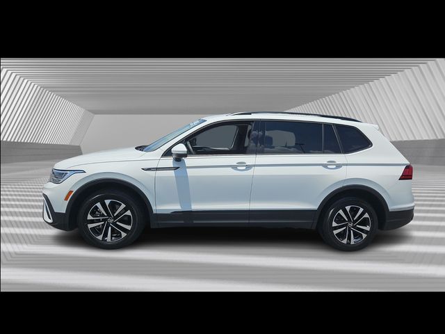 2023 Volkswagen Tiguan S photo 2