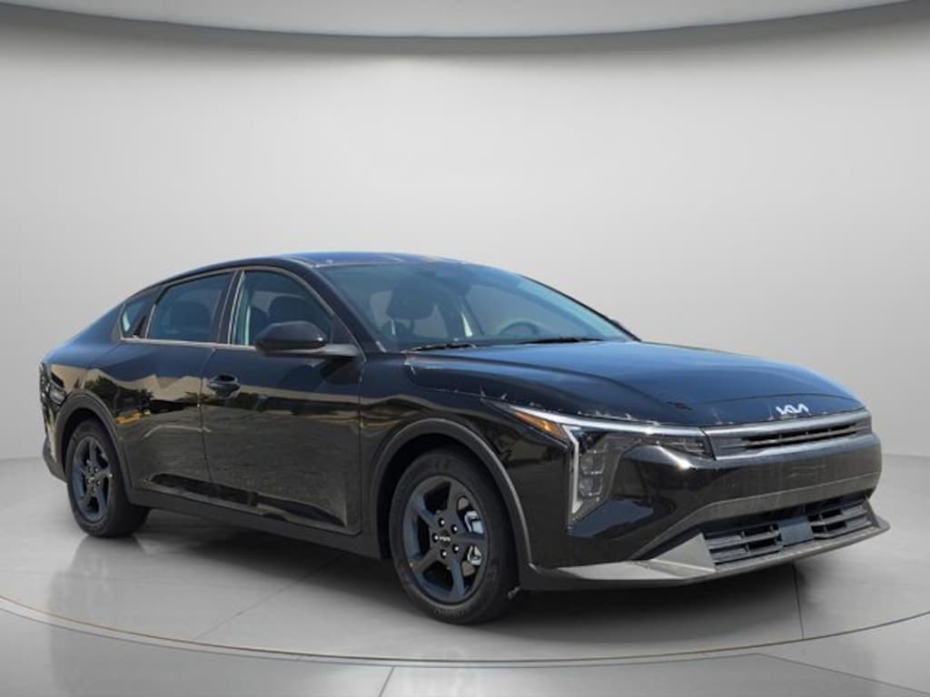 New 2026 Kia K4 LXS Sedan