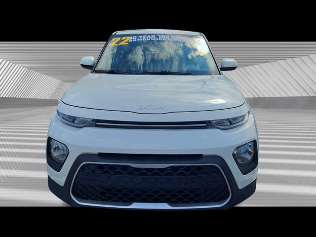 2022 Kia Soul LX photo 2