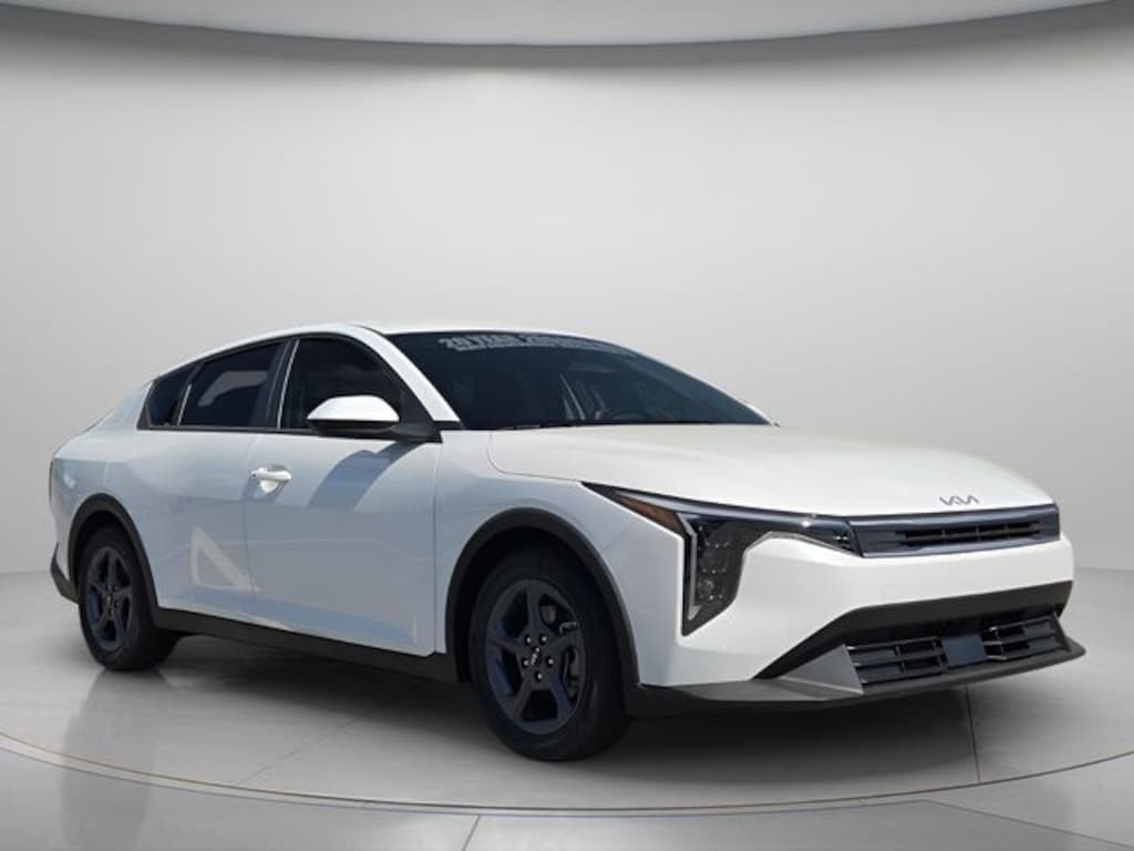 New 2026 Kia K4 LXS Sedan