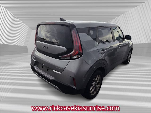 2023 Kia Soul LX photo 4
